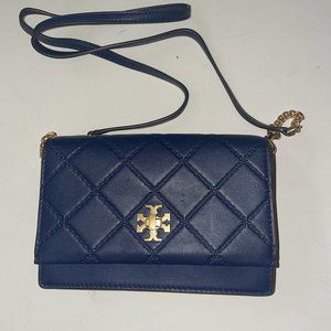 TORY BURCH NAVY QUILTED CROSSBODY... NEVER WORN!!!